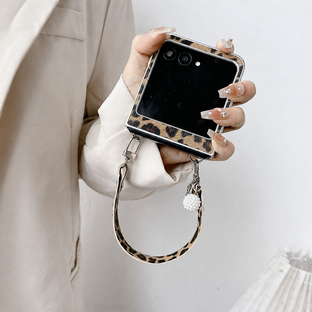 حافظة هاتف قابلة للطي بطبعة جل - مراجعة Travel Accessories Men وسعره