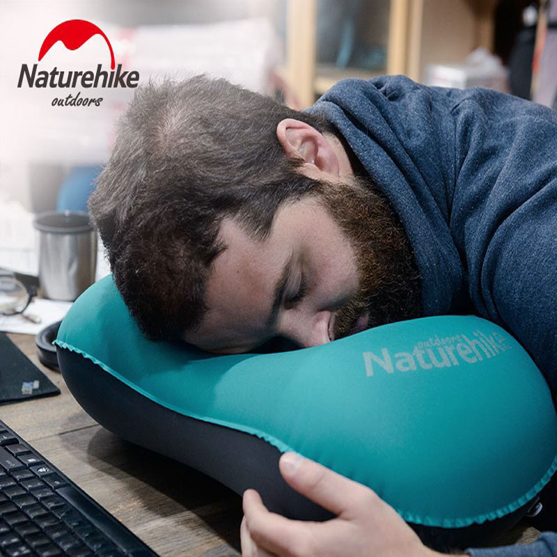 وسادة تخييم قابلة للنفخ من نيت - مراجعة Travel Pillow Inflatable وسعره