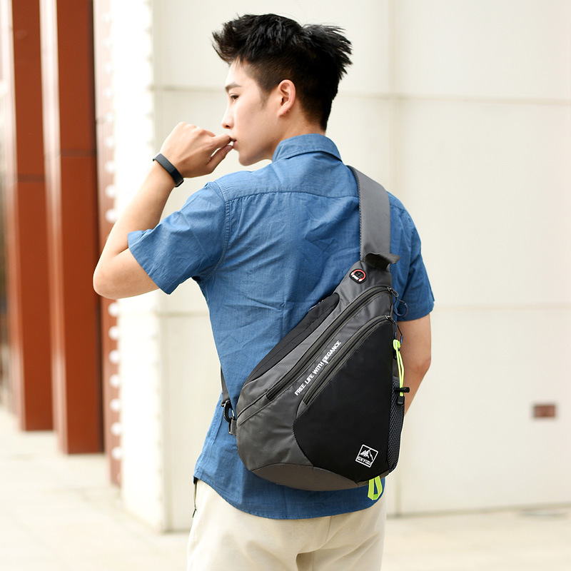 حقيبة كتف مقاومة للماء للرجال  - مراجعة Travel Accessories Men وسعره